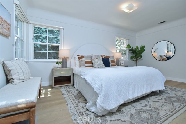 3753 Berry Drive, Studio City CA: https://media.crmls.org/medias/652cc41b-0911-4140-8b92-db20d55720c0.jpg