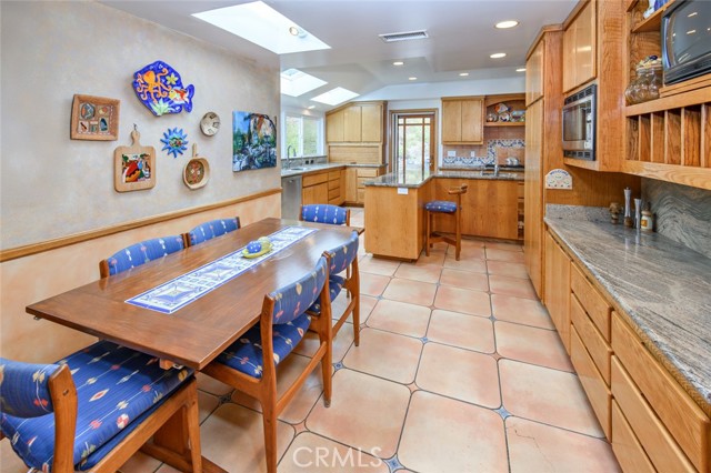Detail Gallery Image 13 of 47 For 31059 Hawksmoor Dr, Rancho Palos Verdes,  CA 90275 - 5 Beds | 4 Baths