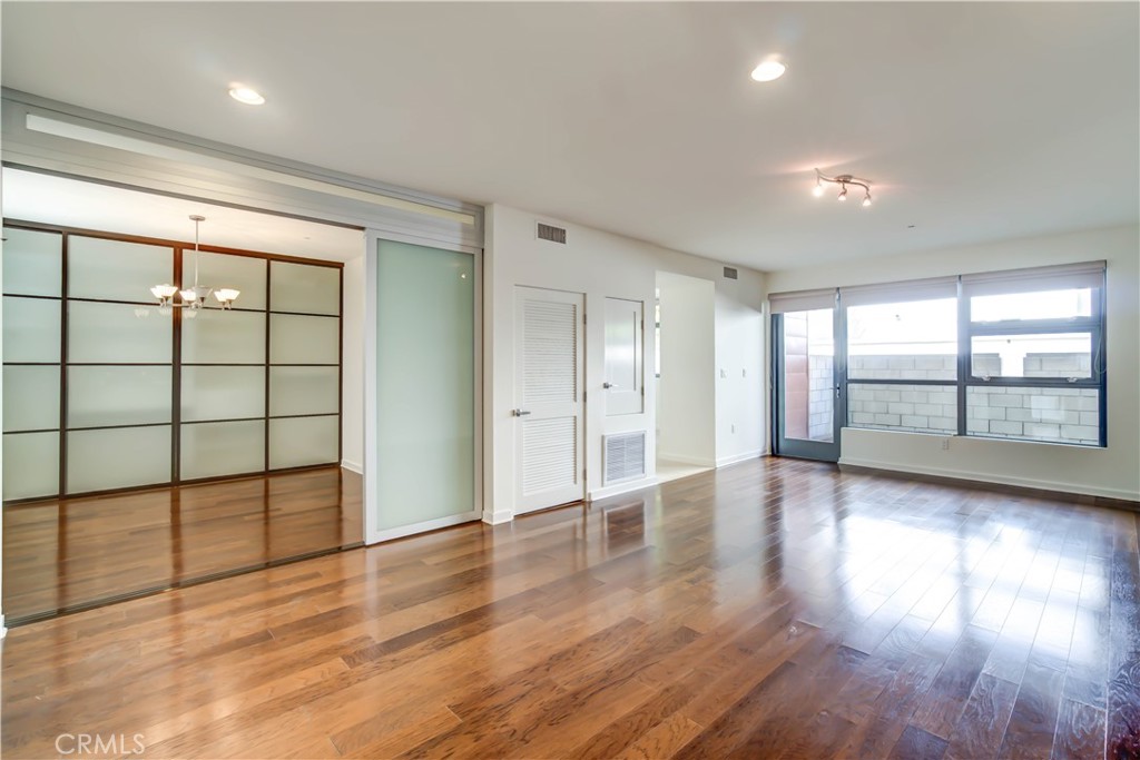 MLS #SB25273785 image #4