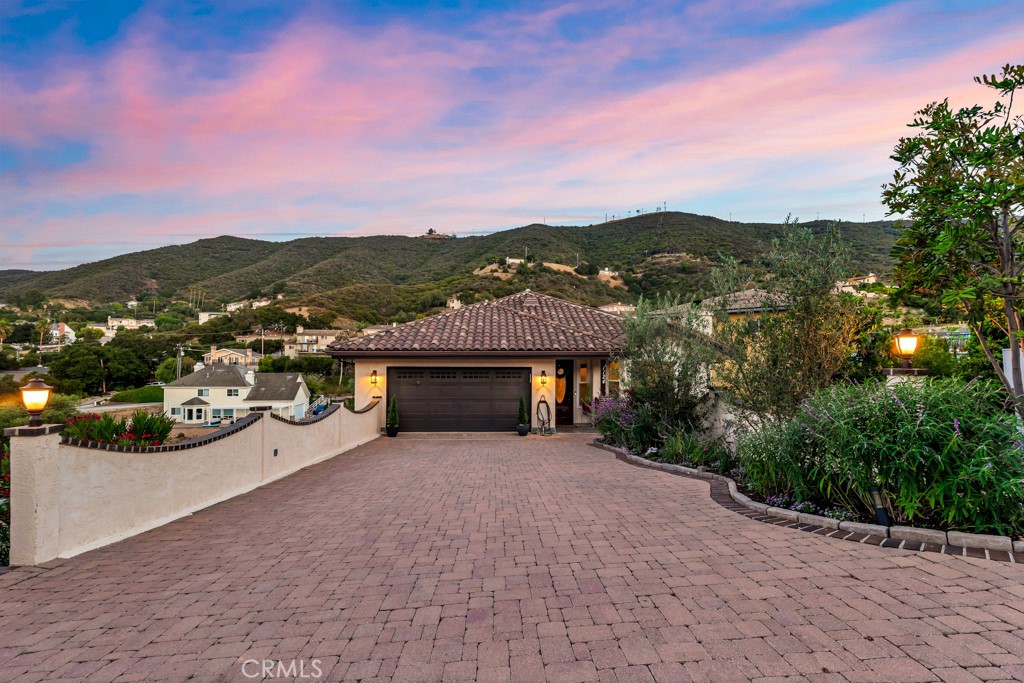 1124 Kathleen Drive