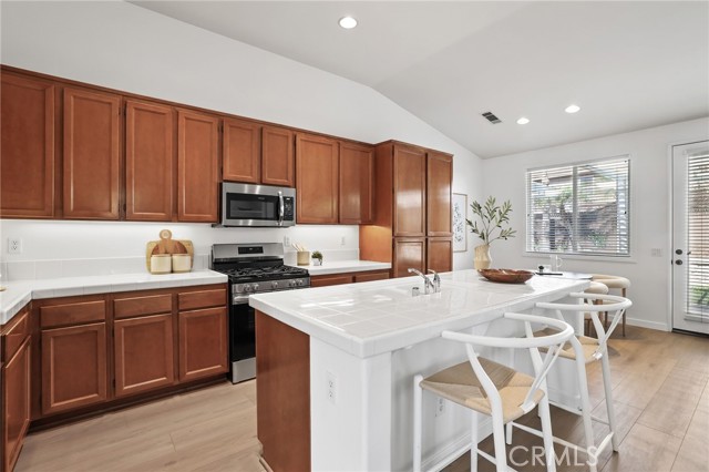 Detail Gallery Image 12 of 39 For 587 Big Sky Dr, Oceanside,  CA 92058 - 4 Beds | 2 Baths