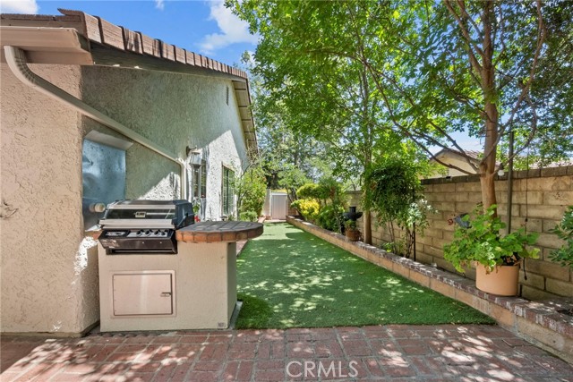 25383 Fortuna Drive, Valencia CA: https://media.crmls.org/medias/652f4b4a-7a04-442c-9d37-31f377d5ee3e.jpg