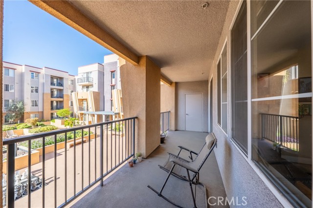 Detail Gallery Image 3 of 33 For 360 W Avenue 26 #215,  Los Angeles,  CA 90031 - 3 Beds | 2 Baths