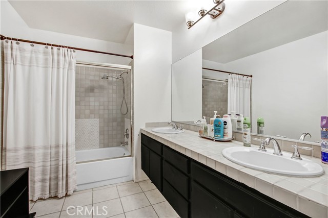 Detail Gallery Image 33 of 44 For 4182 Misty Hollow Ct, Moorpark,  CA 93021 - 5 Beds | 4/1 Baths