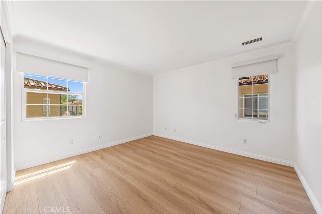 MLS #OC26155229 image #24