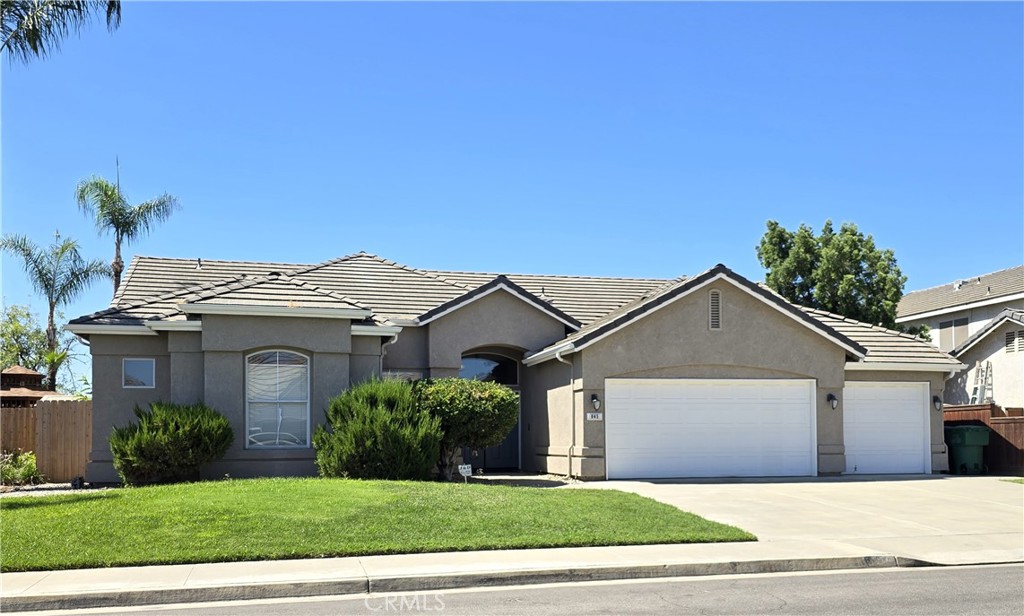 845 E Redwood Circle