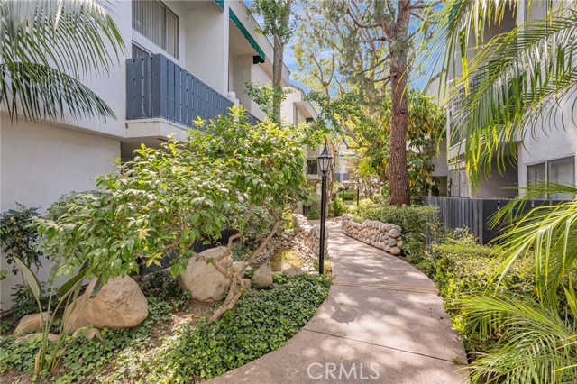 Detail Gallery Image 1 of 34 For 18645 Hatteras St #203,  Tarzana,  CA 91356 - 1 Beds | 1 Baths
