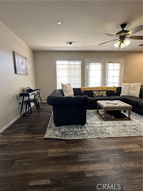 8843 San Diego Drive, Yucca Valley CA: https://media.crmls.org/medias/65316956-a061-44ef-b31c-316c861687e2.jpg