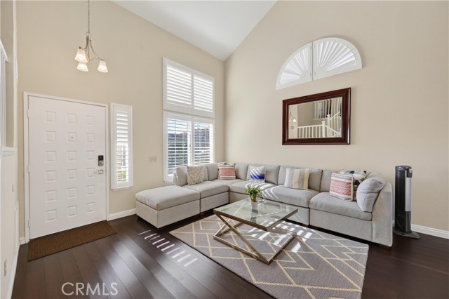 Detail Gallery Image 7 of 37 For 13632 Kings Canyon Ct, Fontana,  CA 92336 - 4 Beds | 2/1 Baths