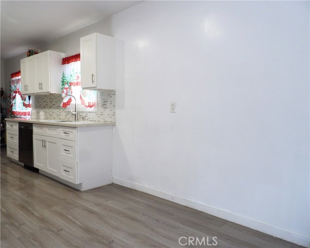 Detail Gallery Image 7 of 17 For 1537 W 60th, Los Angeles,  CA 90047 - 2 Beds | 1 Baths