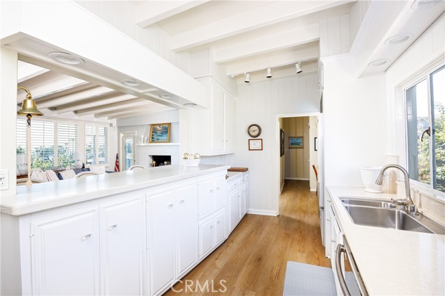 Detail Gallery Image 12 of 24 For 960 Cliff Dr, Laguna Beach,  CA 92651 - 3 Beds | 3 Baths