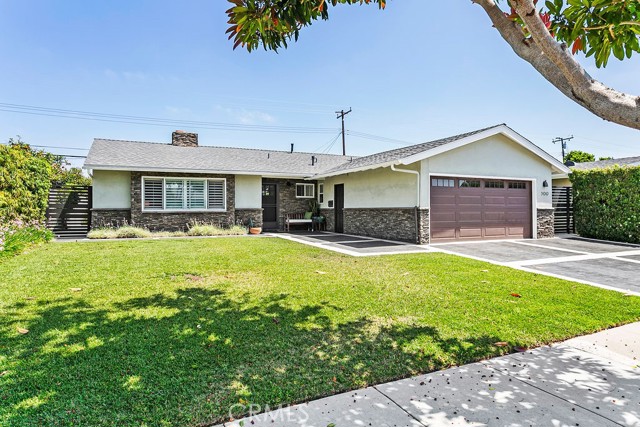 300 Bucknell Road, Costa Mesa CA: https://media.crmls.org/medias/65329311-4c9e-497a-85a8-43ae3c116bb8.jpg