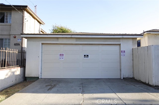 13006 Jefferson Avenue, Hawthorne CA: https://media.crmls.org/medias/653351d8-a41b-4268-a36f-691151b0e500.jpg