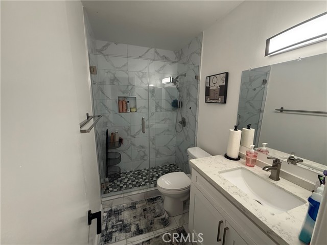 Detail Gallery Image 8 of 19 For 9702 via Roma, Burbank,  CA 91504 - 2 Beds | 3 Baths