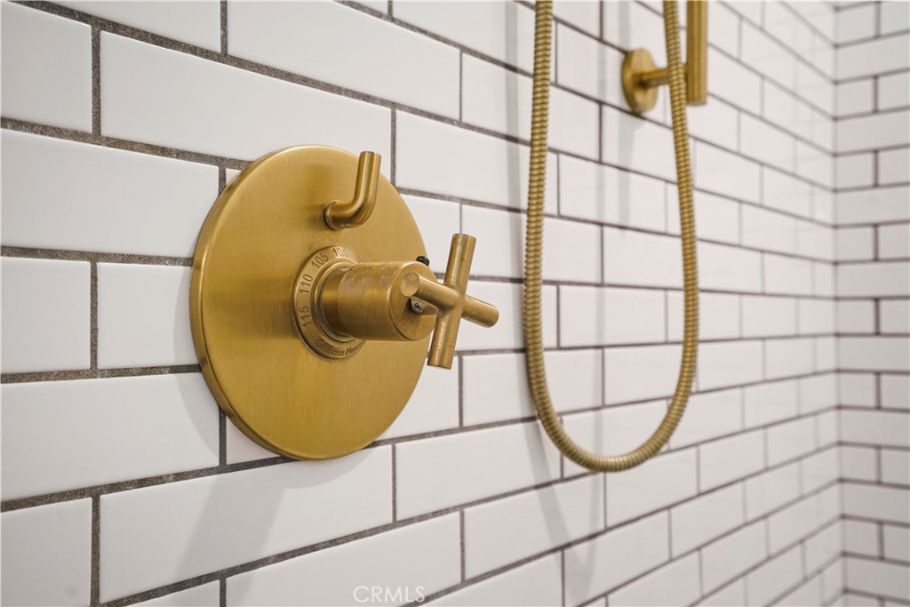 https://media.crmls.org/medias/65345885-cf88-425e-912b-a49d37e5186c.jpg?preset=X-Large