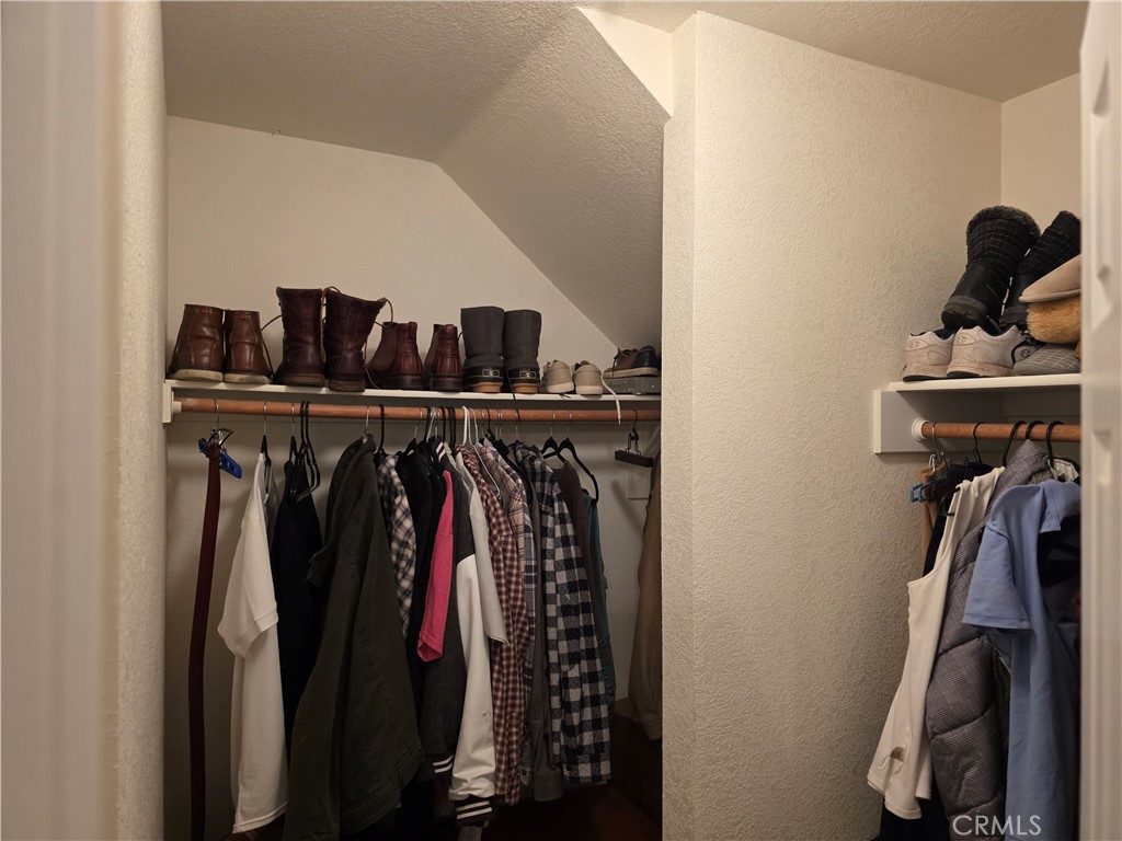 https://media.crmls.org/medias/65347e53-142d-4c62-9dc5-05dc352a4076.jpg?preset=X-Large