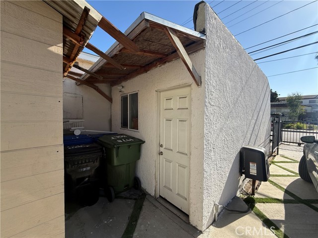 Detail Gallery Image 43 of 56 For 1978 S Holt Ave, Los Angeles,  CA 90034 - 3 Beds | 2 Baths