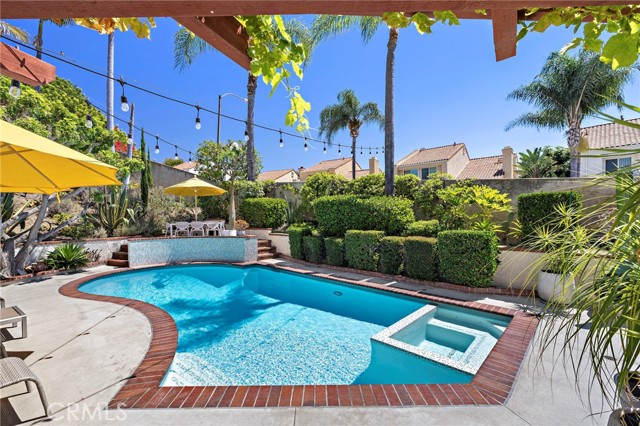 Detail Gallery Image 4 of 55 For 25962 Ernestine Ct, Laguna Hills,  CA 92653 - 3 Beds | 2/1 Baths