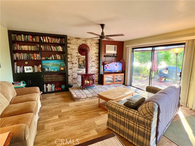 10431 Edgewater Drive, Kelseyville CA: https://media.crmls.org/medias/653577f4-a004-424d-8611-acdfab1f7915.jpg