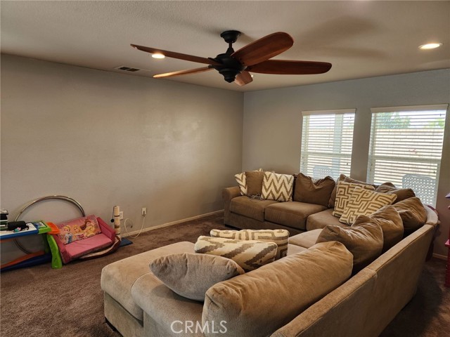 Detail Gallery Image 3 of 13 For 4584 Almaterra Dr, Perris,  CA 92571 - 4 Beds | 2/1 Baths