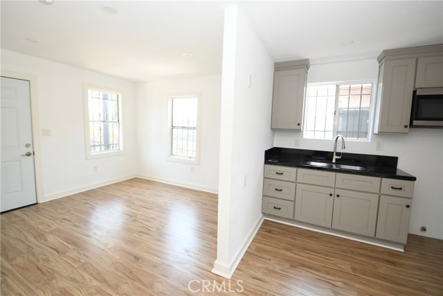 Detail Gallery Image 4 of 31 For 2117 E 112th St, Los Angeles,  CA 90059 - – Beds | – Baths