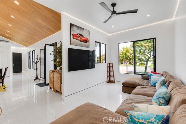 Detail Gallery Image 27 of 42 For 9509 Downey Ave, Downey,  CA 90240 - 5 Beds | 3 Baths
