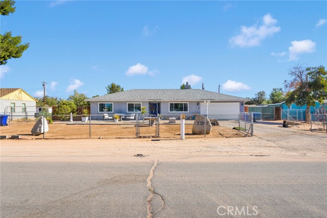 Detail Gallery Image 2 of 37 For 21909 Cherokee Ave, Apple Valley,  CA 92307 - 3 Beds | 2 Baths