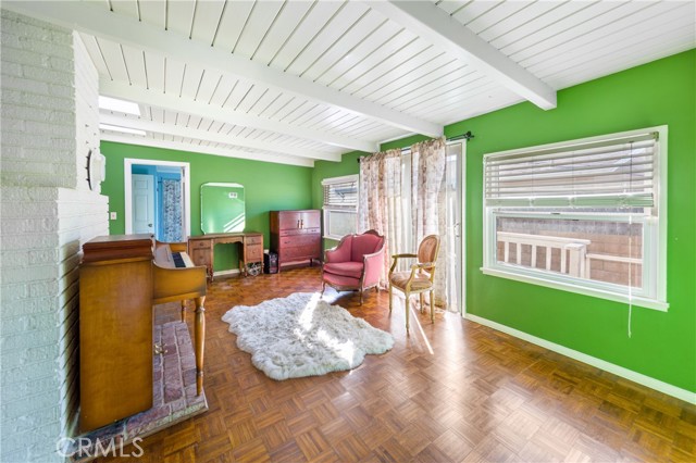 Detail Gallery Image 5 of 17 For 19937 Parthenia St, Northridge,  CA 91324 - 3 Beds | 2 Baths