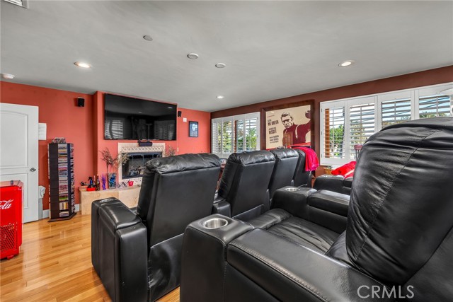 Detail Gallery Image 28 of 31 For 236 8th St, Seal Beach,  CA 90740 - 5 Beds | 5 Baths