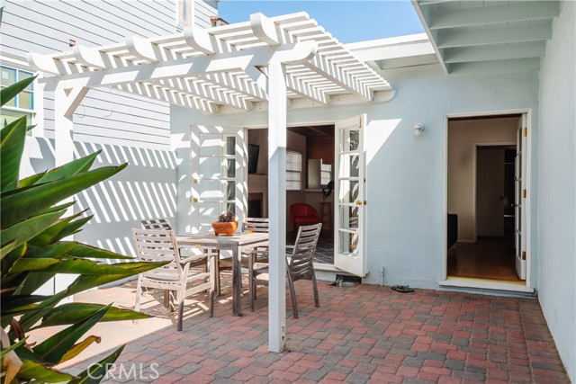 757 35th Street, Manhattan Beach, California 90266, 4 Bedrooms Bedrooms, ,2 BathroomsBathrooms,Residential,Sold,35th,SB21206332