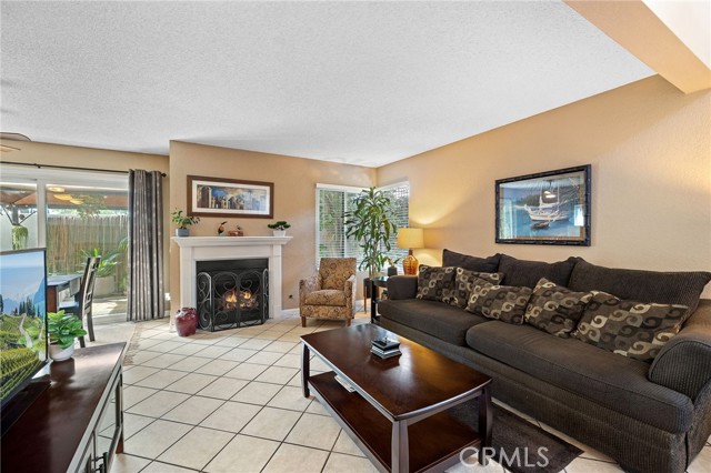 Detail Gallery Image 7 of 45 For 345 S Monte Vista, La Habra,  CA 90631 - 2 Beds | 3 Baths