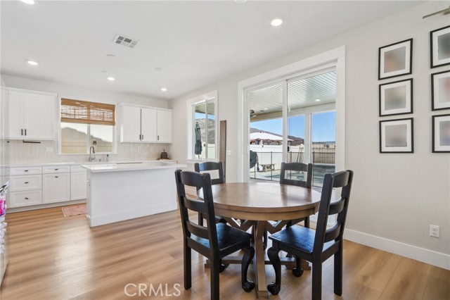 36398 Flint Drive, Winchester CA: https://media.crmls.org/medias/6537deb1-daed-4633-9997-983c5dbab8bf.jpg