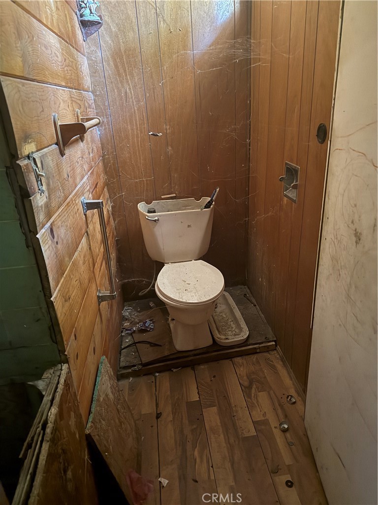 https://media.crmls.org/medias/6537f379-b21a-471d-bd5a-53bea461fd64.jpg?preset=X-Large