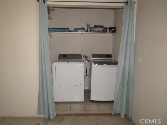 10517 50th Street, Jurupa Valley CA: https://media.crmls.org/medias/653832ba-111a-4cf7-b7b9-e2f8c5dada2c.jpg