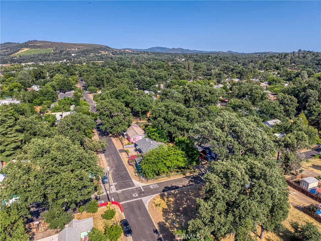 https://media.crmls.org/medias/65385324-5828-4681-86b9-49a7342fff7b.jpg?preset=X-Large