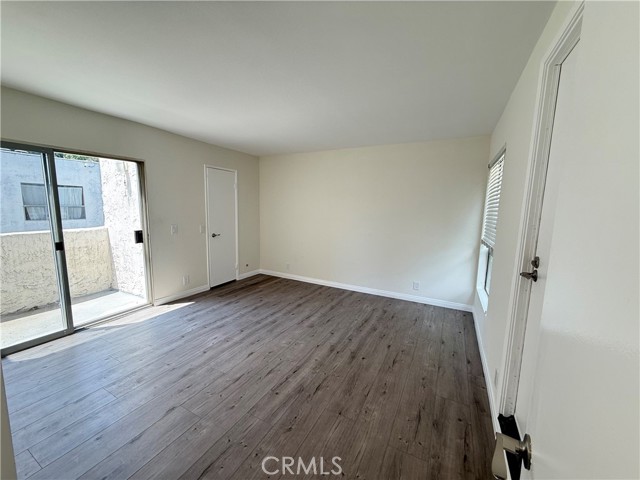 18411 Hatteras Street, Tarzana CA: https://media.crmls.org/medias/6538c509-e28b-4e95-a1d4-5846c44a6324.jpg