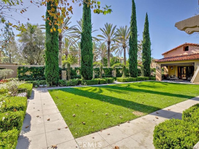 23 Bower Tree, Irvine CA: https://media.crmls.org/medias/653a47f4-9d2e-455a-bb75-7c5ca64d2ef0.jpg