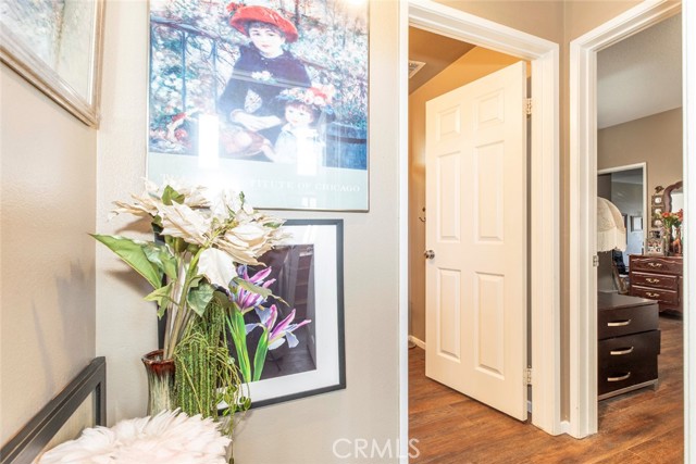 28741 Park Woodland Place, Saugus CA: https://media.crmls.org/medias/653a5720-3514-4611-bc31-c980c83d9e58.jpg
