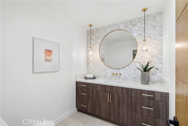 Detail Gallery Image 24 of 39 For 17227 Benner Pl, Encino,  CA 91316 - 5 Beds | 4/1 Baths
