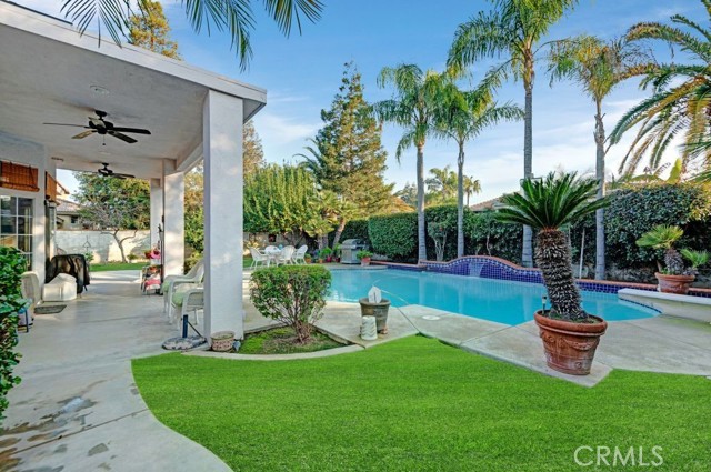 Detail Gallery Image 28 of 38 For 10727 Iron Creek Ave, Bakersfield,  CA 93312 - 4 Beds | 2 Baths