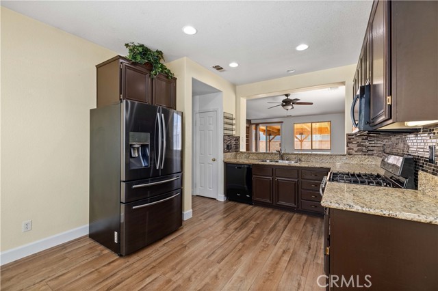 Detail Gallery Image 9 of 23 For 44328 47th St, Lancaster,  CA 93536 - 3 Beds | 2 Baths