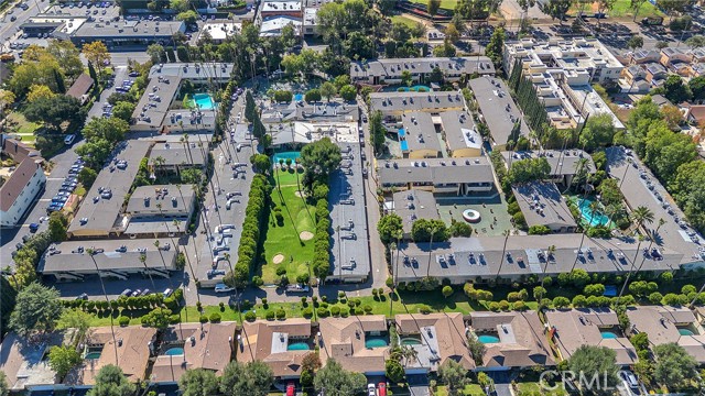 Detail Gallery Image 8 of 8 For 14243 Magnolia, Sherman Oaks,  CA 91423 - 2 Beds | 2 Baths