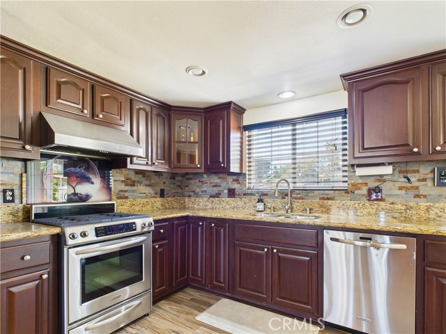 Detail Gallery Image 10 of 38 For 1748 Corona Ave, Norco,  CA 92860 - 4 Beds | 2 Baths