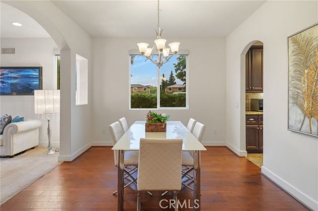 18141 Topham Street, Tarzana CA: https://media.crmls.org/medias/653d3612-9952-43c7-bd2d-5c27860419f8.jpg