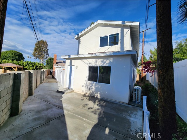 Detail Gallery Image 3 of 23 For 16432 Halsted St., North Hills,  CA 91343 - 3 Beds | 2/1 Baths
