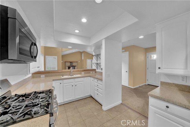 Detail Gallery Image 4 of 23 For 2063 Hidden Valley Canyon Rd, Laguna Beach,  CA 92651 - 3 Beds | 3 Baths