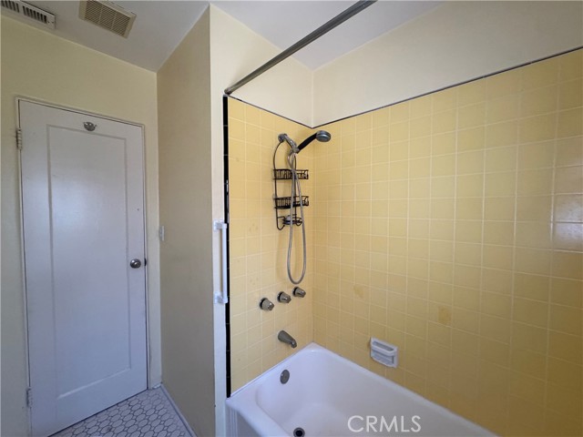 https://media.crmls.org/medias/653db95d-41c4-4352-b20b-326a6bb1fa1e.jpg