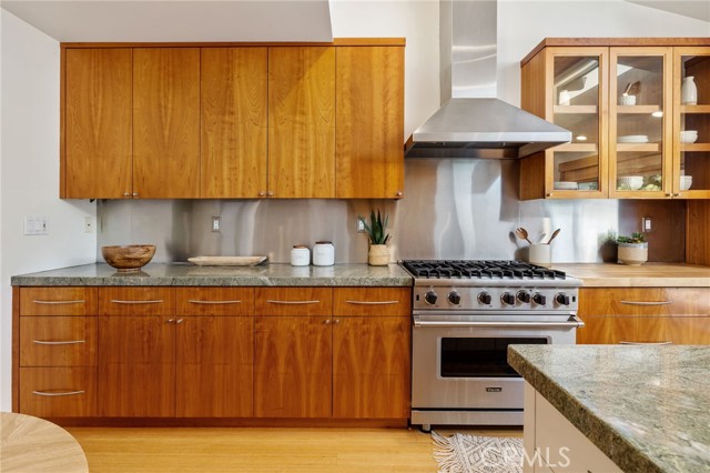 Image 9 of 25 For 2710 Pine Ave.