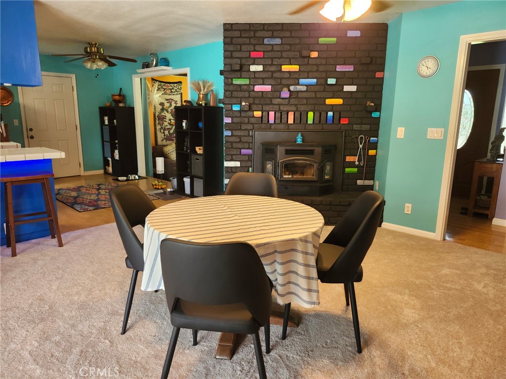 https://media.crmls.org/medias/653ee150-f785-4590-b280-63807e118765.jpg?preset=X-Large