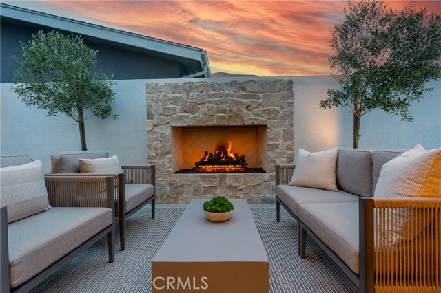 Detail Gallery Image 14 of 16 For 1589 Santa Ana #B,  Costa Mesa,  CA 92627 - 2 Beds | 2 Baths